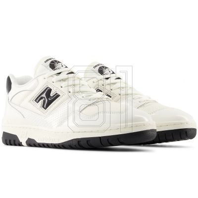 10. New Balance BB550YKF sports shoes