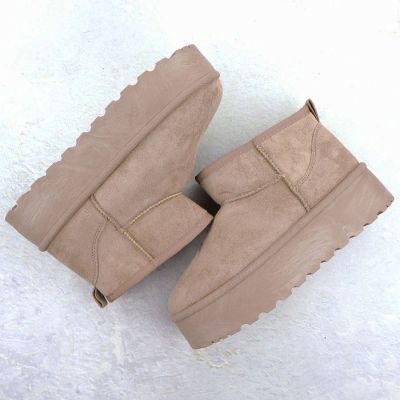 4. Women's beige suede snow boots Potocki 16322