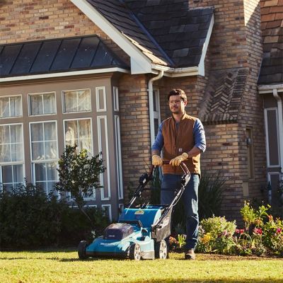 4. MAKITA 2x18V DLM539Z 53cm Lawn Mower