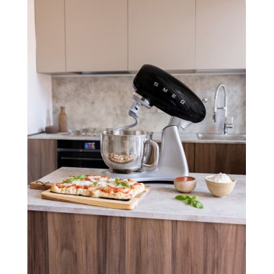 20. SMEG SMF04BLEU Kitchen Machine