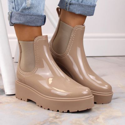 11. Big Star W INT1918B beige patent leather platform boots