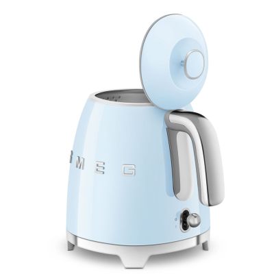 38. SMEG Kettle KLF05PBEU 0.8L pastel blue mini kettle