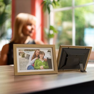 6. Wozinsky WRC-32 10.1" Digital Photo Frame with Frameo 32GB App - Light Brown