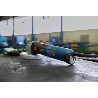 9. Angle Grinder 125mm 1700W 06017D0300 BOSCH