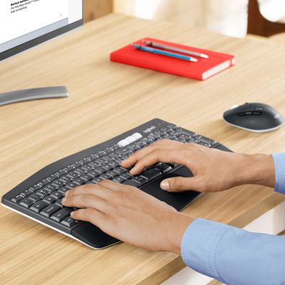 4. Logitech MK850 Performance Keyboard Mouse Included Universal RF Wireless + Bluetooth QWERTZ German Black