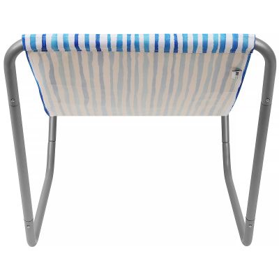 24. FOLDABLE GARDEN AND BEACH CHAIR AND BLUE LINES BAG
