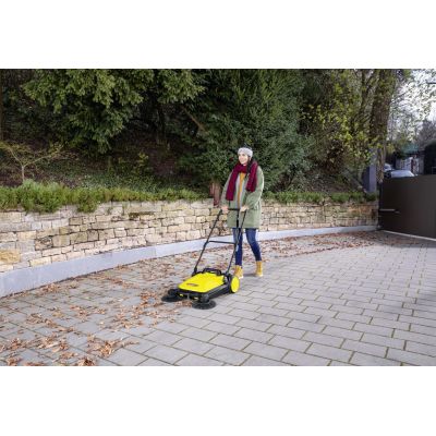 7. KARCHER S 4 Twin Sweeper - 1.766-360.0