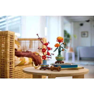 9. LEGO ICONS 10368 Botanicals - Chrysanthemum