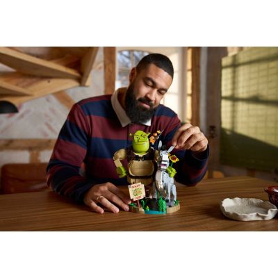 13. LEGO Icons 72423 - Shrek, Donkey & Puss in Boots