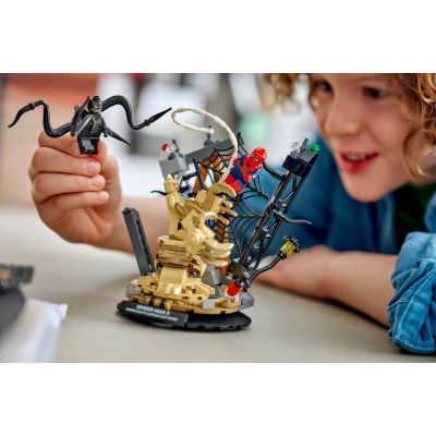 4. LEGO Marvel Super Heroes 76334 Iron Man Buildable