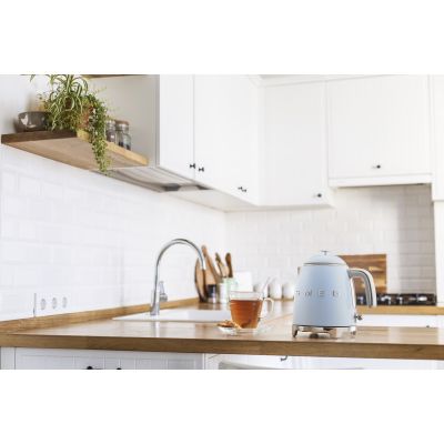 6. SMEG Kettle KLF05PBEU 0.8L pastel blue mini kettle