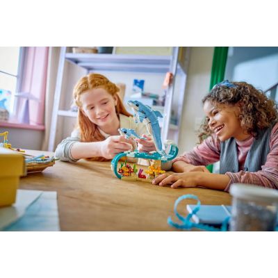 8. LEGO Creator 31385 Sea Creatures: Beautiful Dolphins