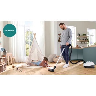 4. Bosch Series 4 BGB41HYG1H Bagged Vacuum Cleaner (600W; White)