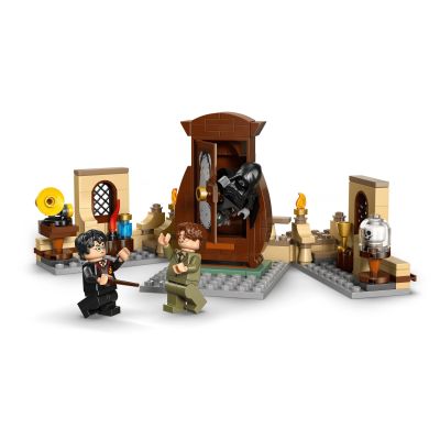 9. LEGO Harry Potter 76463 Hogwarts Castle: Hospital Wing