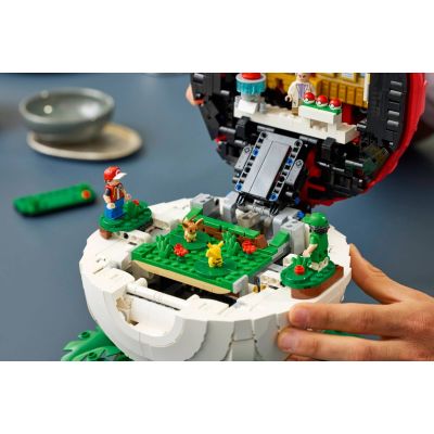 4. LEGO Pokémon 72154 – Iconic Poké Ball with Trainers