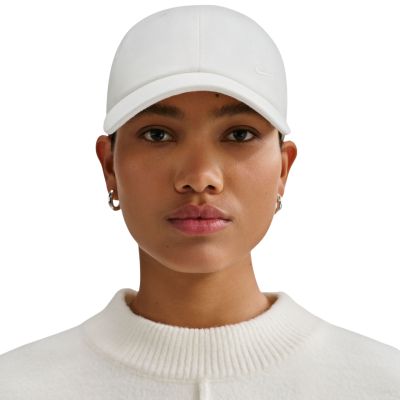 7. Nike Club Cap White FZ5698 133