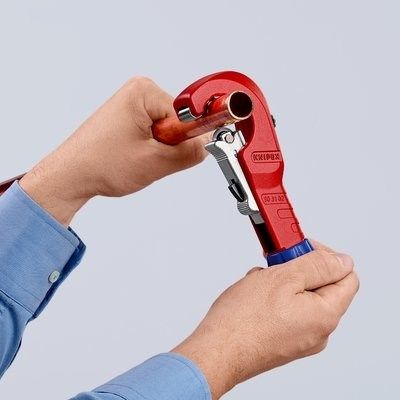 16. Knipex 90 31 02 SB hand pipe cutting tool Pipe cutter