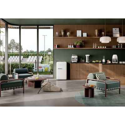 72. SMEG DCF02WHEU coffee machine