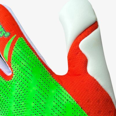 4. 4keepers Elite Inferno NC M S961173 Goalkeeper Gloves