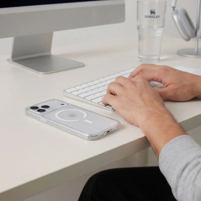 5. Tech-Protect Flexair Hybrid CC MagSafe Case for iPhone 17 Pro / 18 Pro - Clear