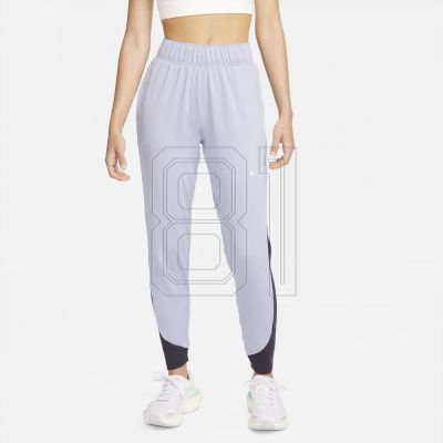 8. Nike Therma-FIT Essential Pants W DD6472-519