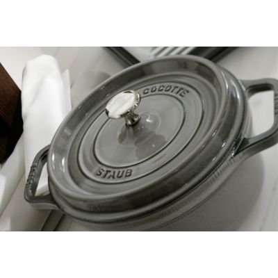 3. Staub 40509-307-0 Cast Iron Casserole 2.6 l