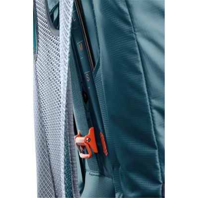 8. Deuter Futura Air Trek Backpack 60L + 10 3402321-1374