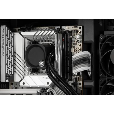 15. EK Water Blocks EK Nucleus AIO CR360 Dark, CPU Water Cooling