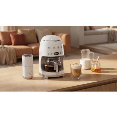 61. SMEG DCF02WHEU coffee machine