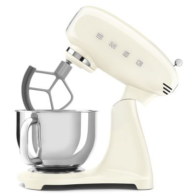 3. SMEG SMF05CREU Kitchen Machine
