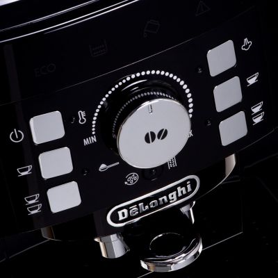 3. DeLonghi Magnifica ECAM 21.117.B automatic espresso machine (1450W; black)