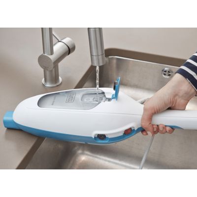 8. 1300W BLACK&DECKER FSM13E1-QS Steam Mop