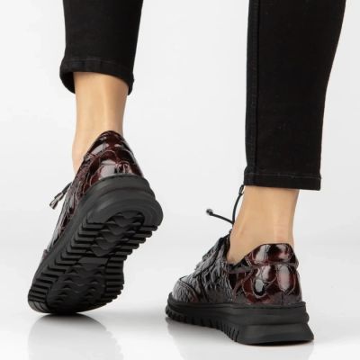 7. Women's leather half-notes on a wedge, lacquered crocodile burgundy Filippo DP8102