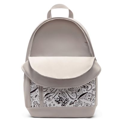 4. Nike Elemental Youth graphics backpack IM2515-211