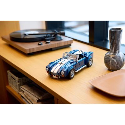 12. LEGO ICONS 10357 Shelby Cobra 427 S/C