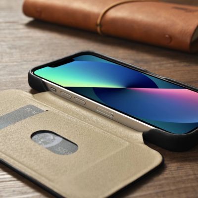 24. iCarer CE Oil Wax Premium Leather Folio Case Leather Case iPhone 14 Plus Magnetic Flip MagSafe Black (AKI14220707-BK)