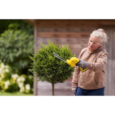 12. STANLEY STCSS20B-XJ Cordless Shears 20cm
