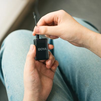 5. BOYA BOYAMIC 2-02 Wireless Lavalier Microphones 2.4 GHz - Black