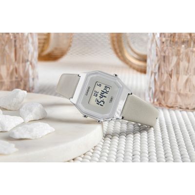 6. CASIO Vintage LA680WEL-8EF Women's Watch + BOX