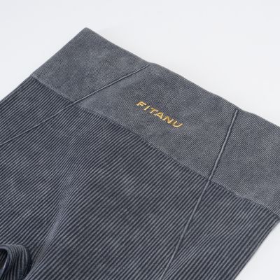 4. Women's FIT SEAMLESS LEGGINGS
