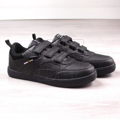 4. American Club W AM926 sports shoes, black