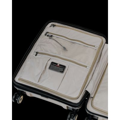 8. SwissBags Echo Cabin Suitcase 55 cm 17782 Champagne