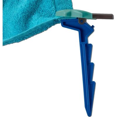 15. Pegs, clips, beach towel, blanket holders, 4 pieces, blue palm trees