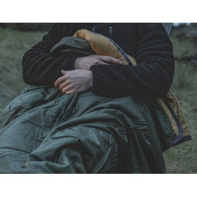 5. Easy Camp 240220 Regular Green Camping Blanket