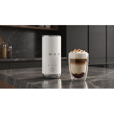 35. SMEG MFF02CREU Milk Frother MFF02CREU
