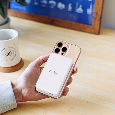 9. Powerbank Tech-Protect PB24 LifeMag QI2 MagSafe 10000 mAh - white