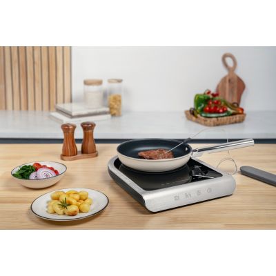 19. SMEG PIC01BLMEU portable induction hob