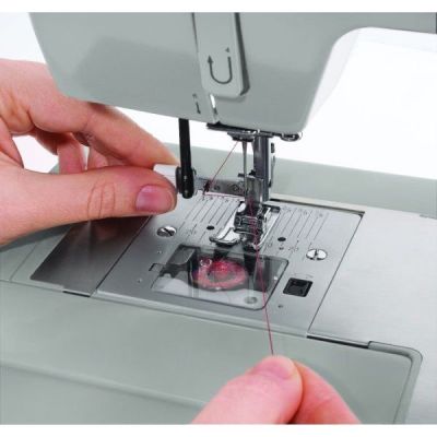 3. Singer 4423 Sewing Machine