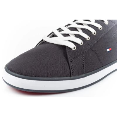 21. Tommy Hilfiger sneakers M FM0FM00596403