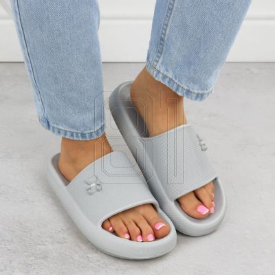 7. Vinceza W 75210 flip-flops JAN403A
